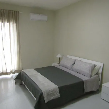 Maddy's Centro Storico Apartment *